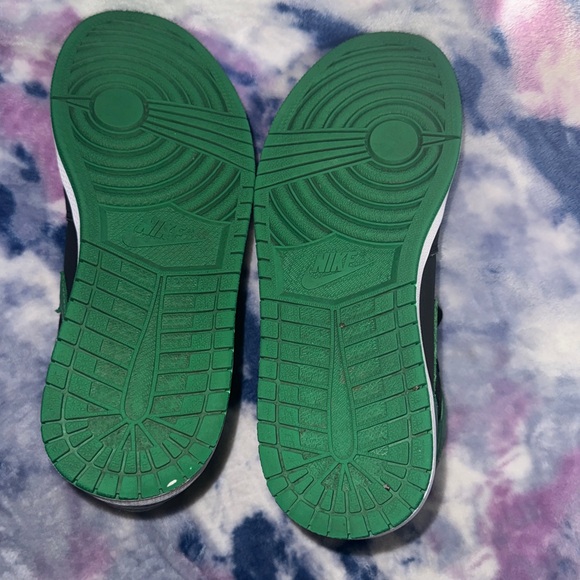 Jordan 1 Retro High Pine Green Black - 8.5 Men’s/ 10 Women’s - Picture 6 of 9